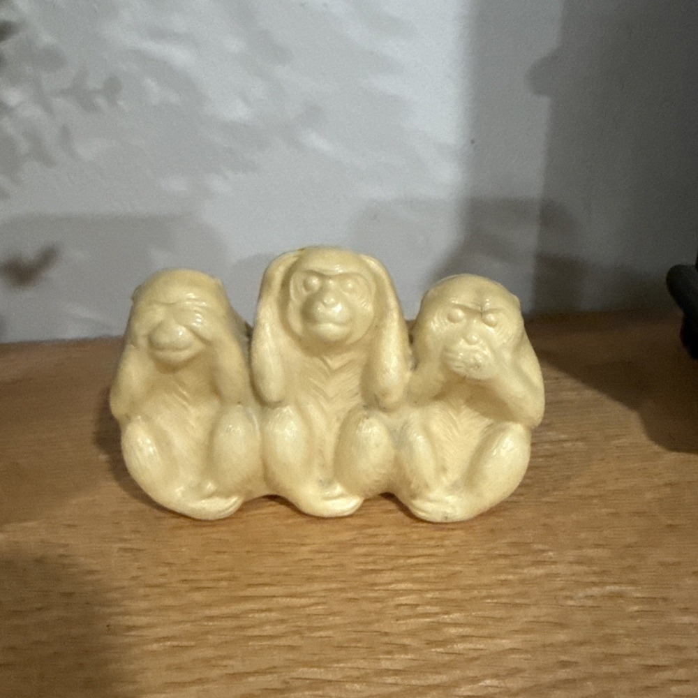 Vintage Three Wise Monkeys Hear See Speak No Evil Resin? Figurine 4" Wide